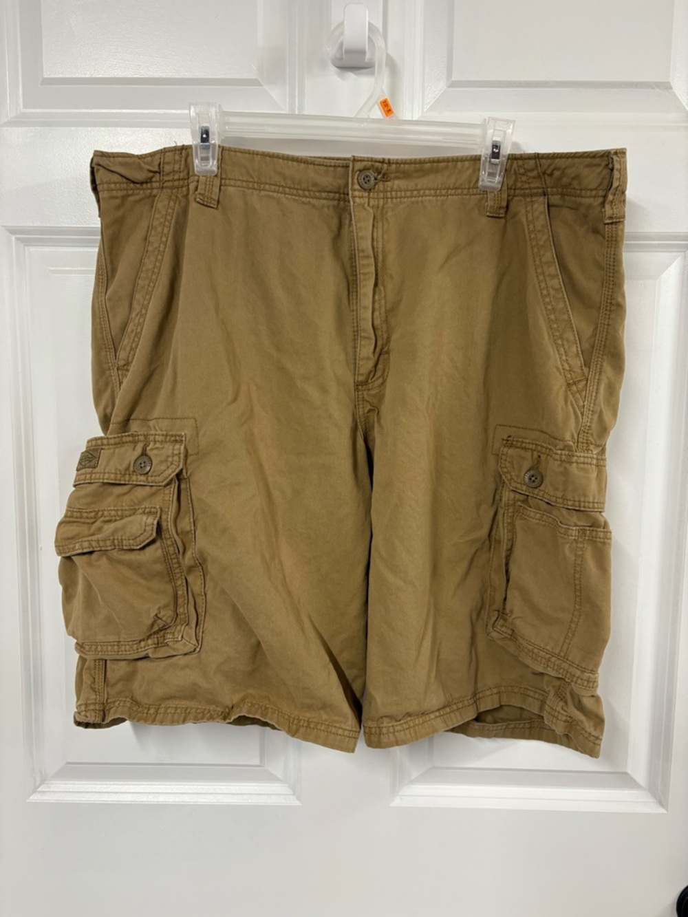 Lee Men's Cargo Shorts, Size 40, Khaki Beige, 11” Inseam